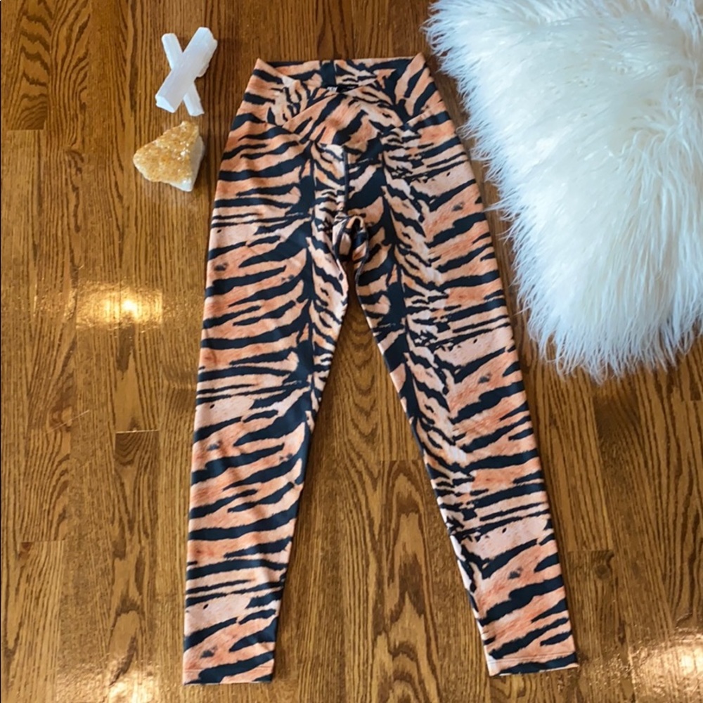 Beach Riot Tiger Leggings